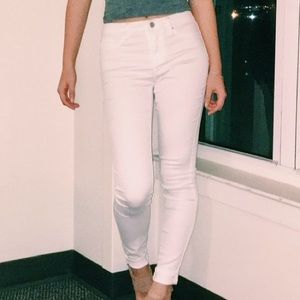 white skinny jeans